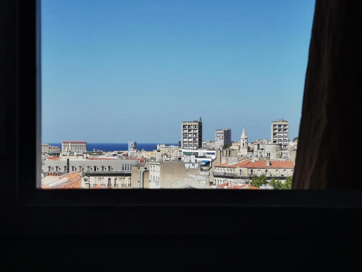 Ferienwohnung Le 5E Ciel : Un Nid Au Dessus De Marseilles